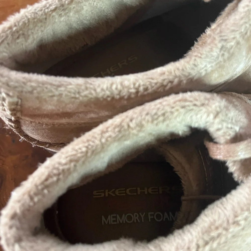 Skechers Relaxed Fit Bikers Totem Pole Boots Size 8 Suede Memory Foam Comfort